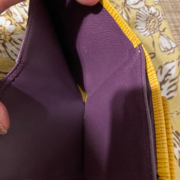 Louivitton EPI Compact wallet - Picture 4 of 8